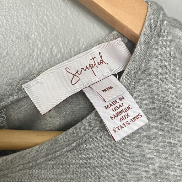 Scripted Cold-Shoulder Women's Top in Gray - Picture 6 of 8